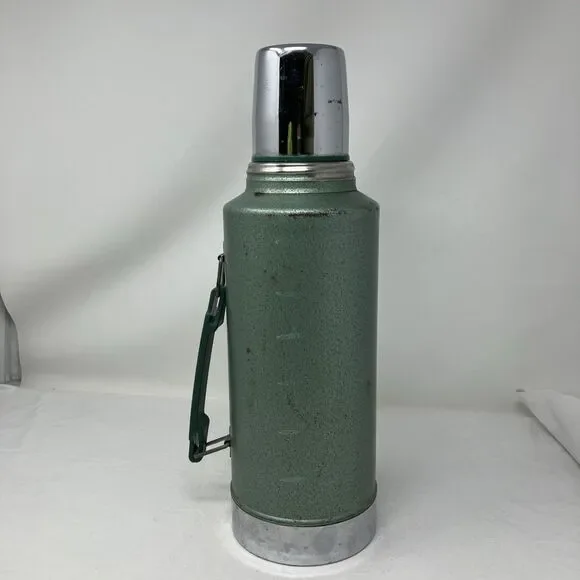 Vintage STANLEY Aladdin 1/2 Gal Green Thermos Model A-945DH with Stopper & Cup - Picture 5 of 11